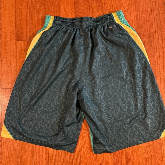 Nike Turquoise and Yellow KD Men’s Size XL - Picture 2 of 5
